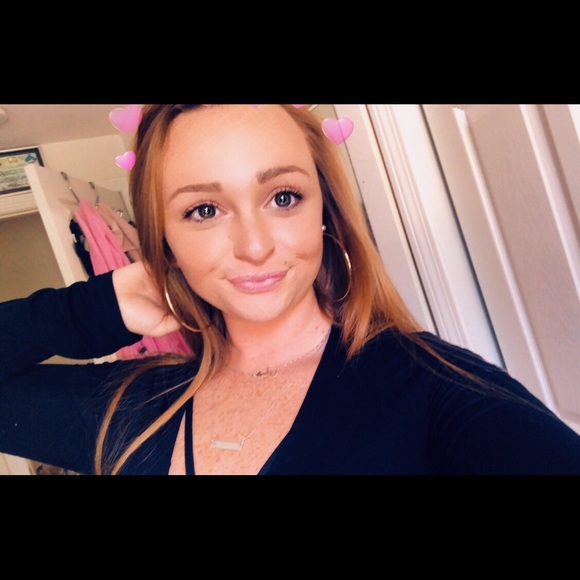 Meet your Posher, Hayley - Picture 1 of 1